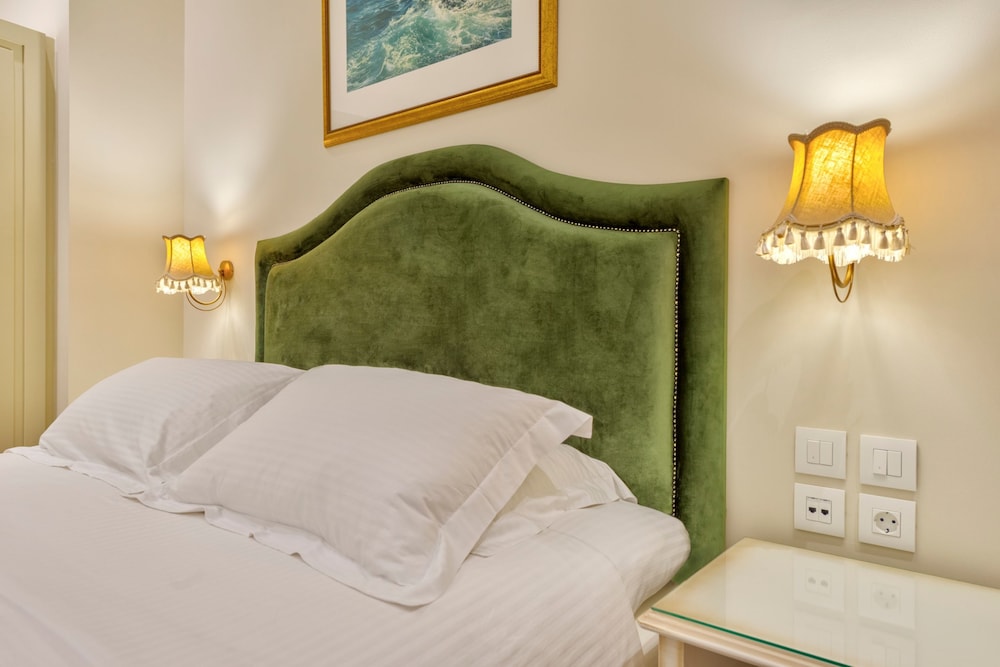 1844 Suites 46/61