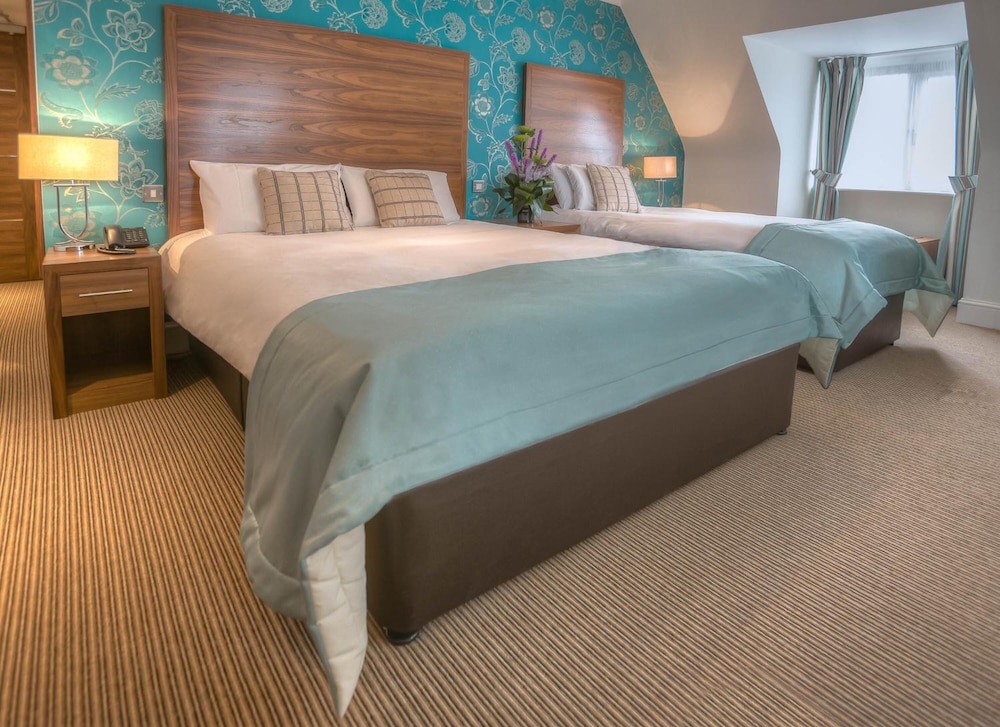 The Boleyn Hotel 18/50
