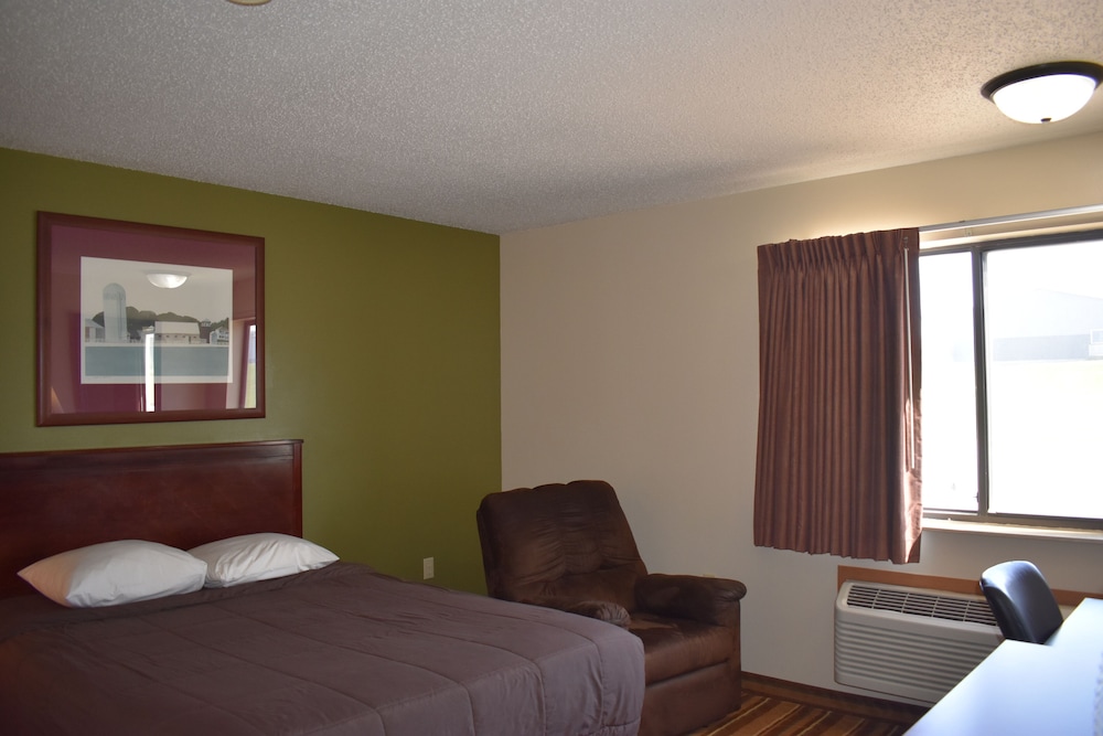 Heartland Hotel And Suites 11/62
