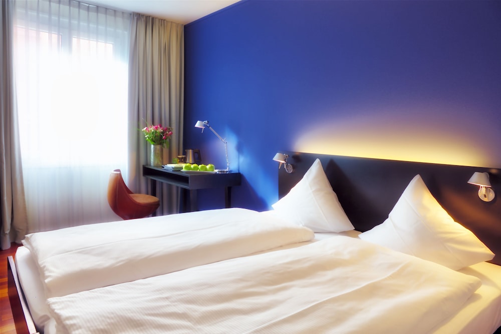 COMFORT, DOUBLE BED, SMALL