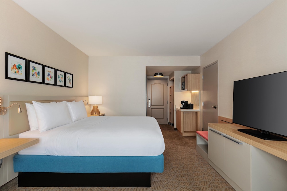 Evolution, King Bed