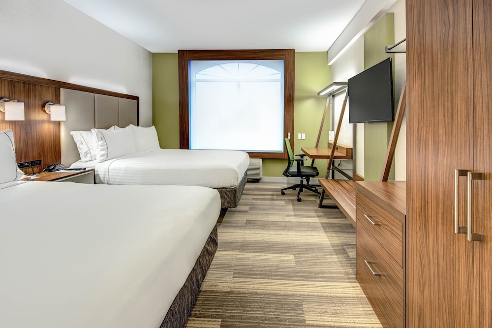 Holiday Inn Express Woodbridge 21/64