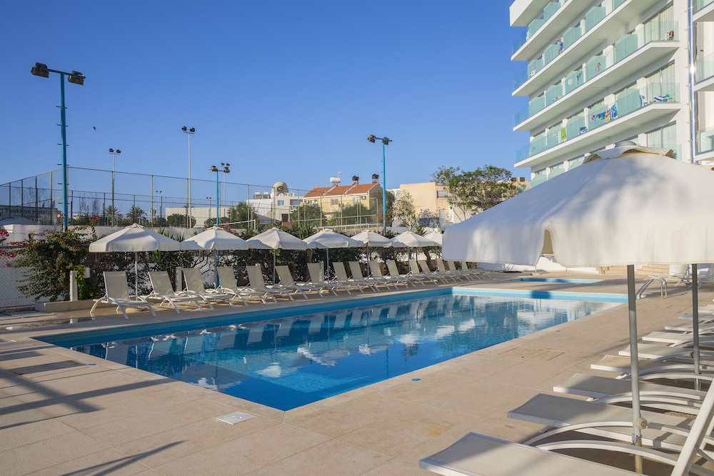 Tsokkos Beach Hotel 7/64