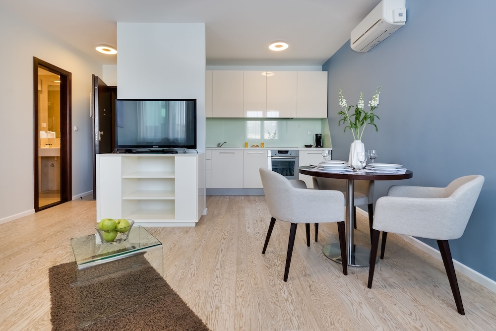 Bb Residence 53/73