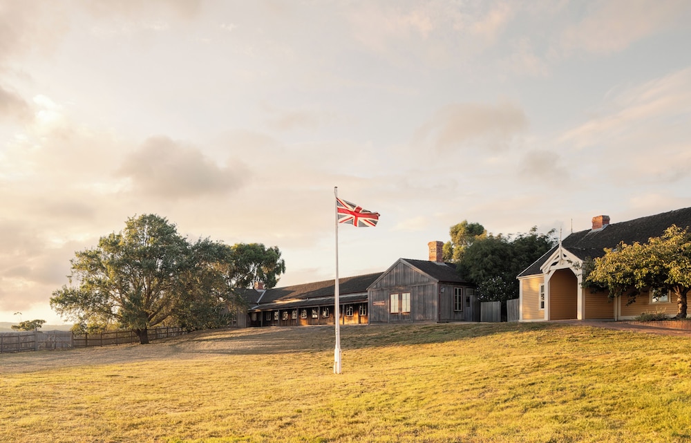 Sovereign Hill Hotel 62/68