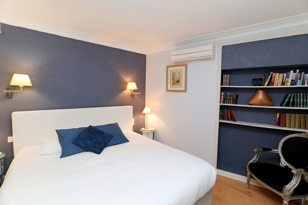 HOTEL LES PASTELIERS 9/65