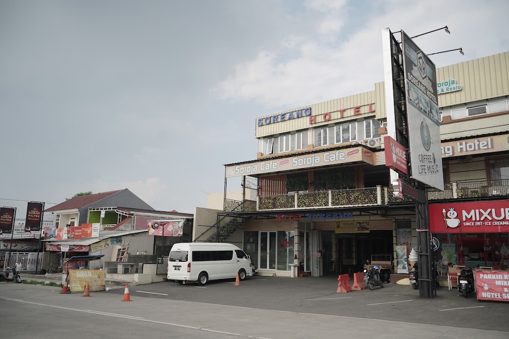 Soreang Hotel by ZUZU 58/61