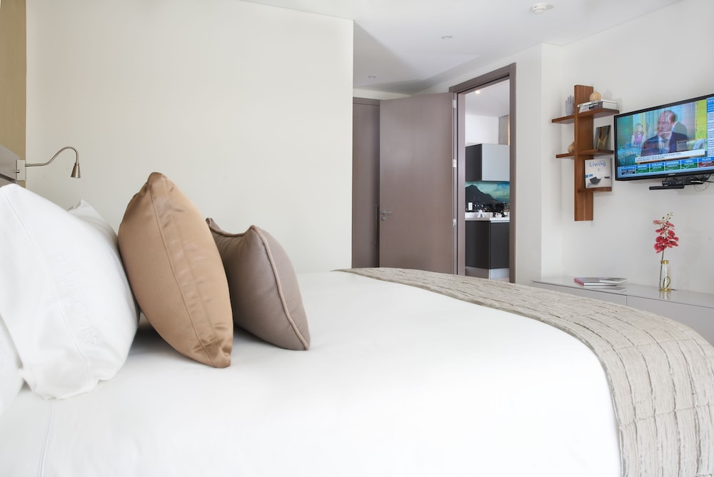 100 Luxury Suites By Preferred 24/76