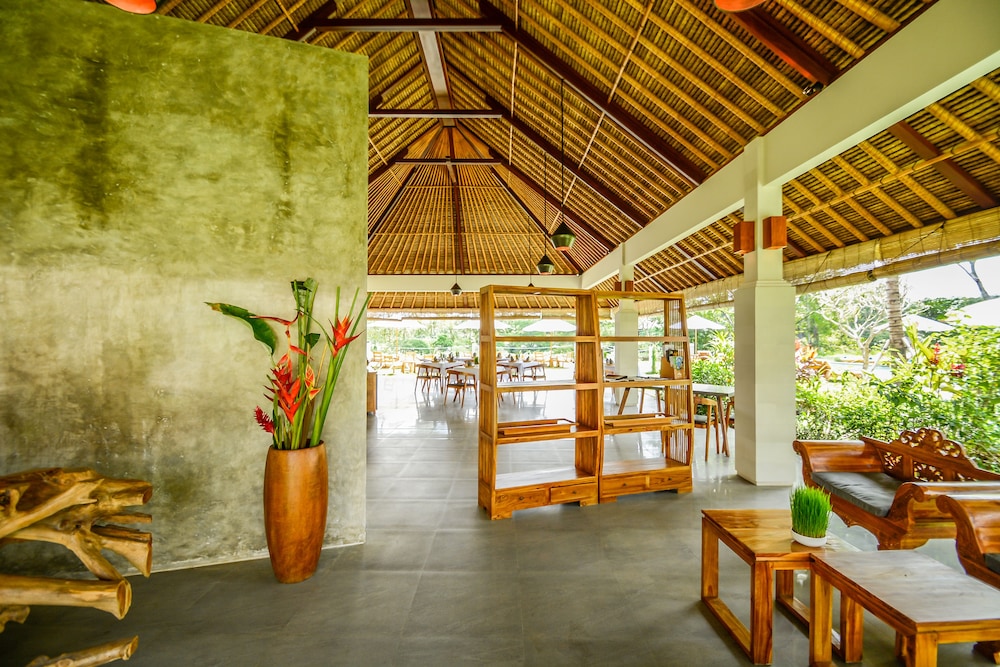 The Pandora Hotel 34/50