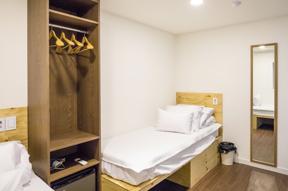 Step Inn Myeongdong 1 39/72