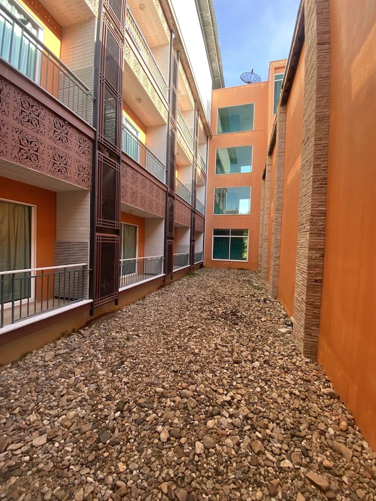 Chawlada Hotel 30/37