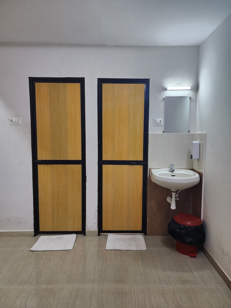 All Seasons Guest House 43/43