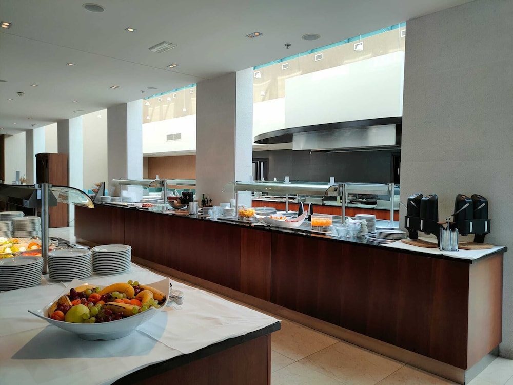 restaurant cafeteria