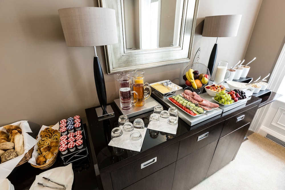 Montagu Place Hotel 36/50