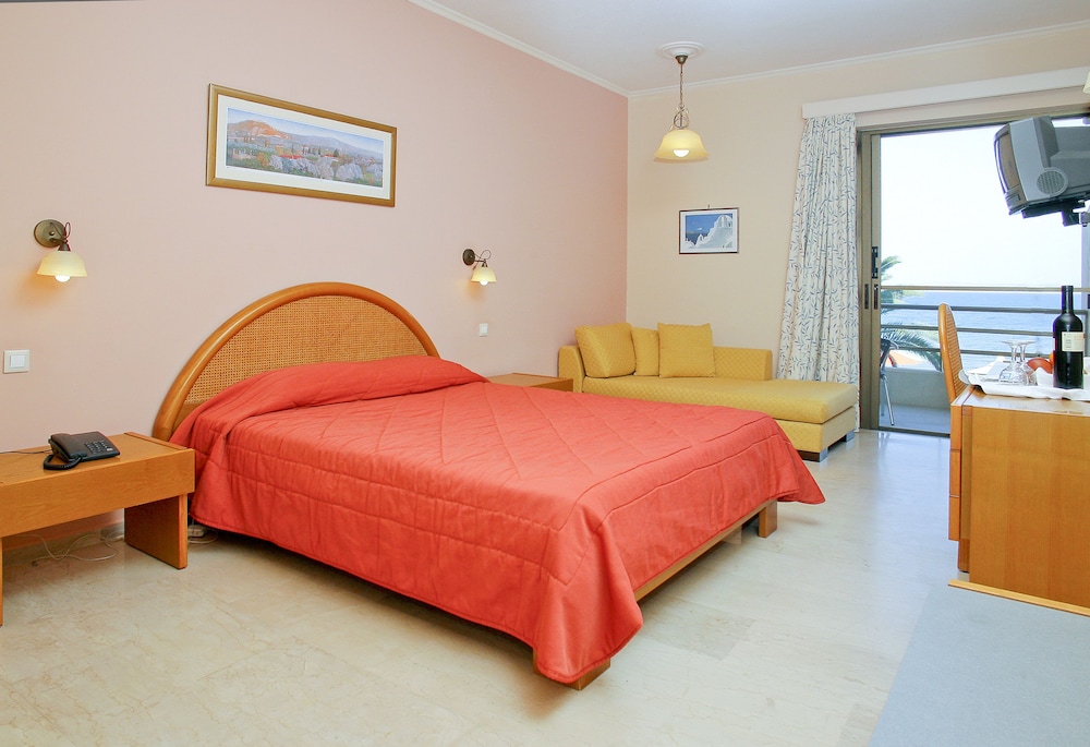 Golden Sand Hotel 14/65