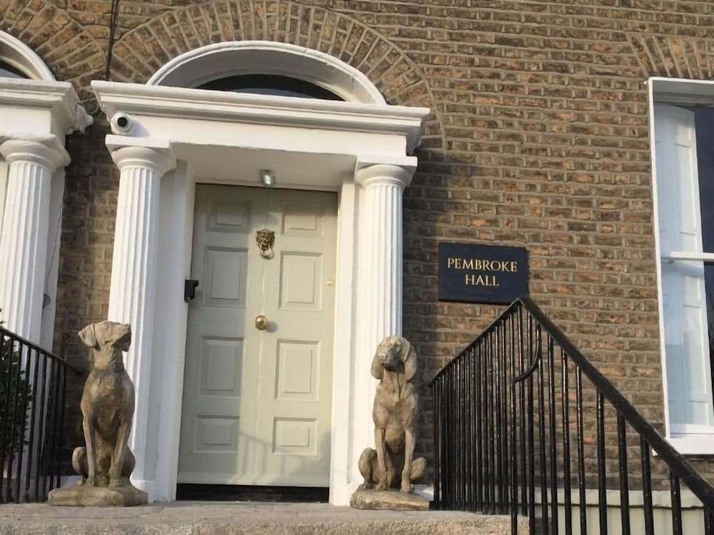 Pembroke Hall 8/50