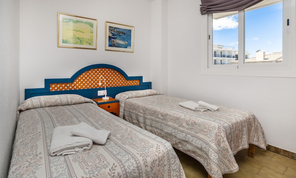 2 BEDROOMS, APARTMENT, BEACH VIEW