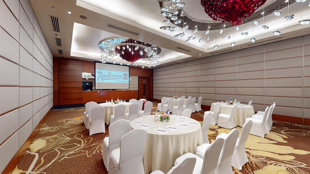 Radisson Blu Hotel Nagpur 60/70