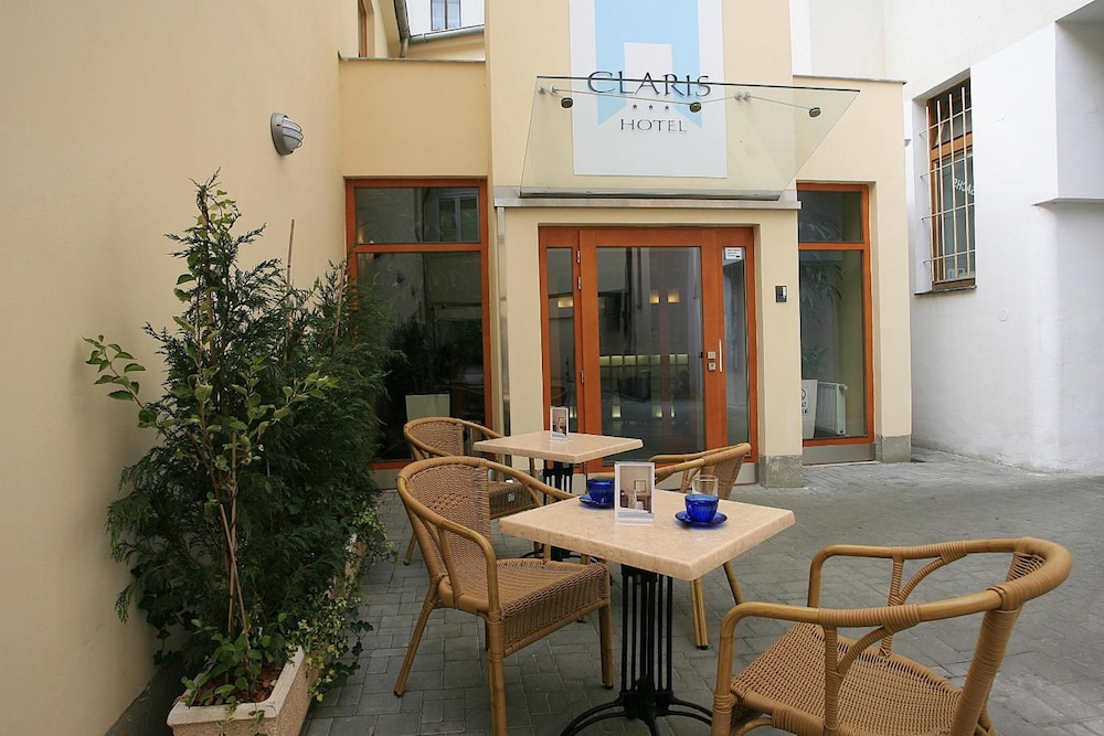 Claris Hotel 45/62