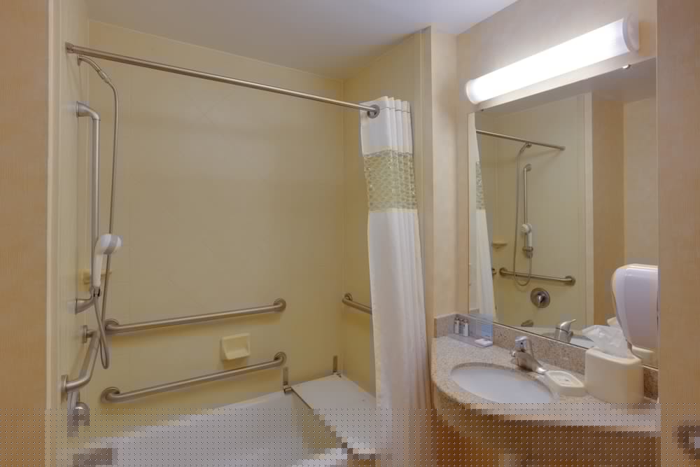 Hampton Inn Pine Grove 18/58