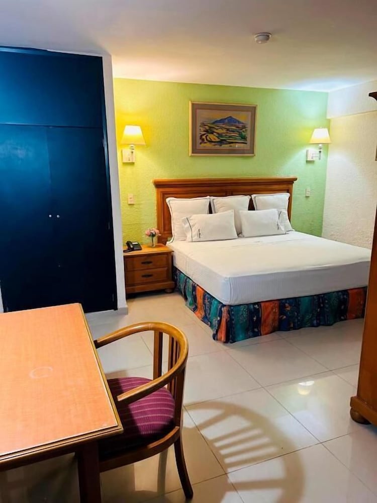 Frances Hotel 17/54