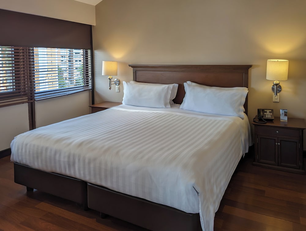 1 BEDROOM, PREMIUM, SUITE, KING BED