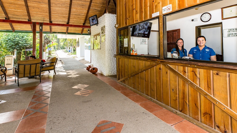 Hotel Villas Rio Mar 12/75