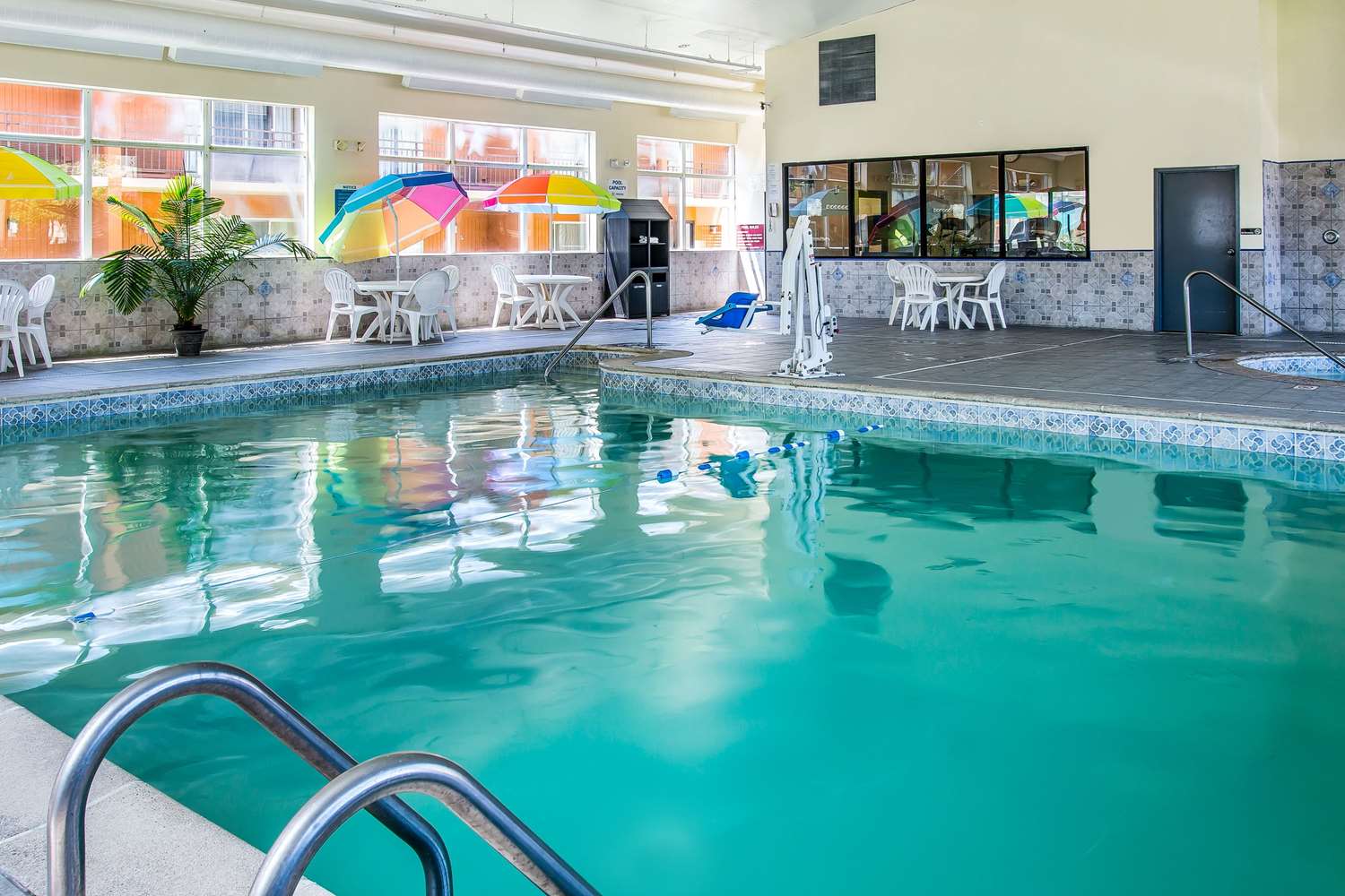 Quality Inn & Suites Ann Arbor Hwy 23 18/27