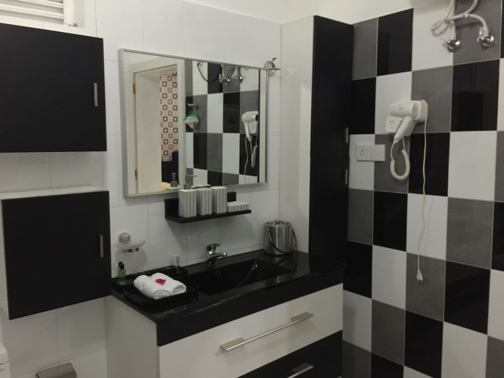 Ayaana Boutique Hotel 44/45
