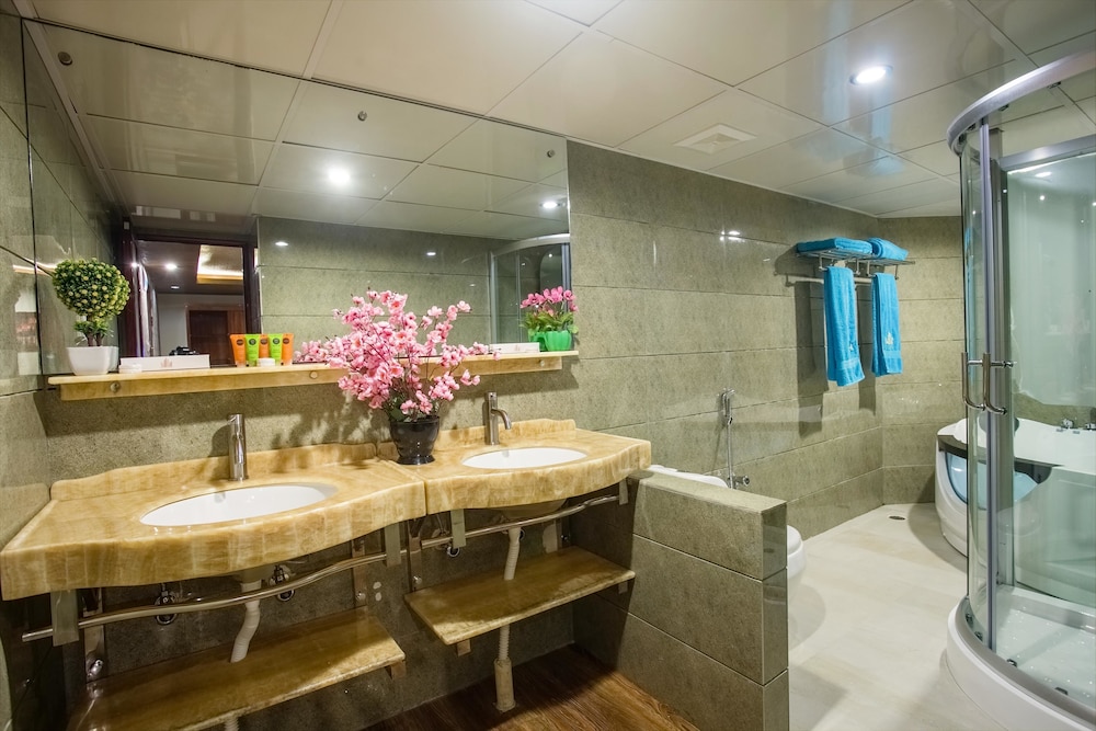 Hotel Noorjahan Grand 45/46