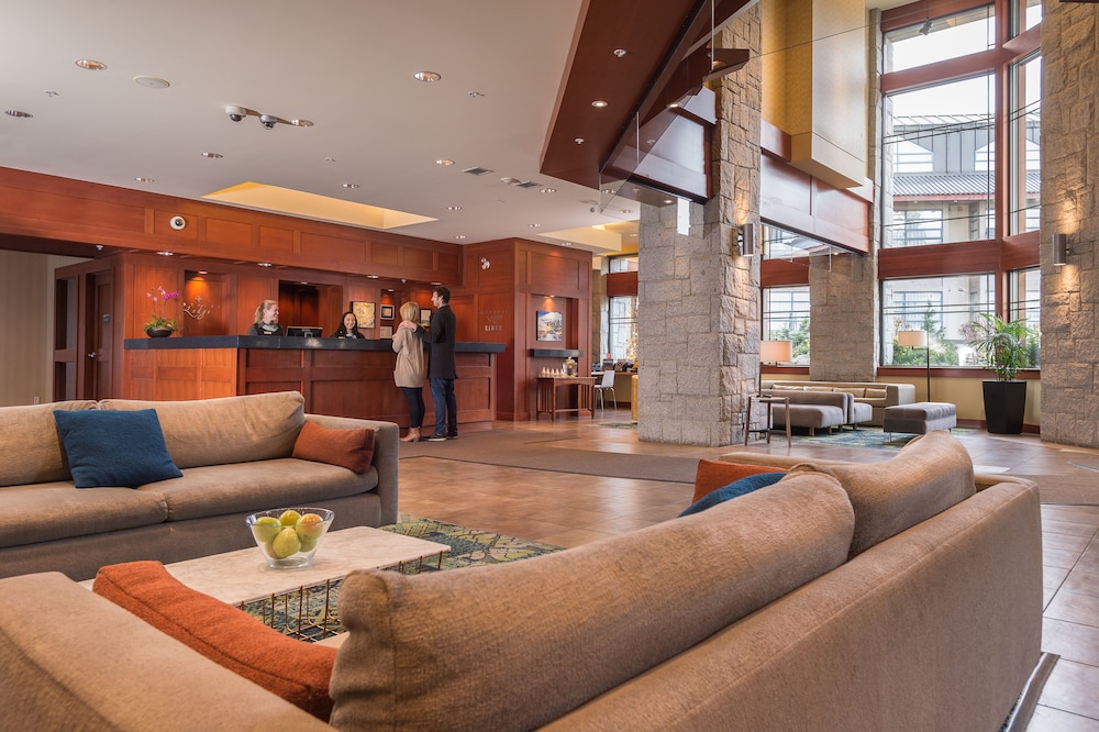 Crystal Lodge Hotel Whistler 50/66
