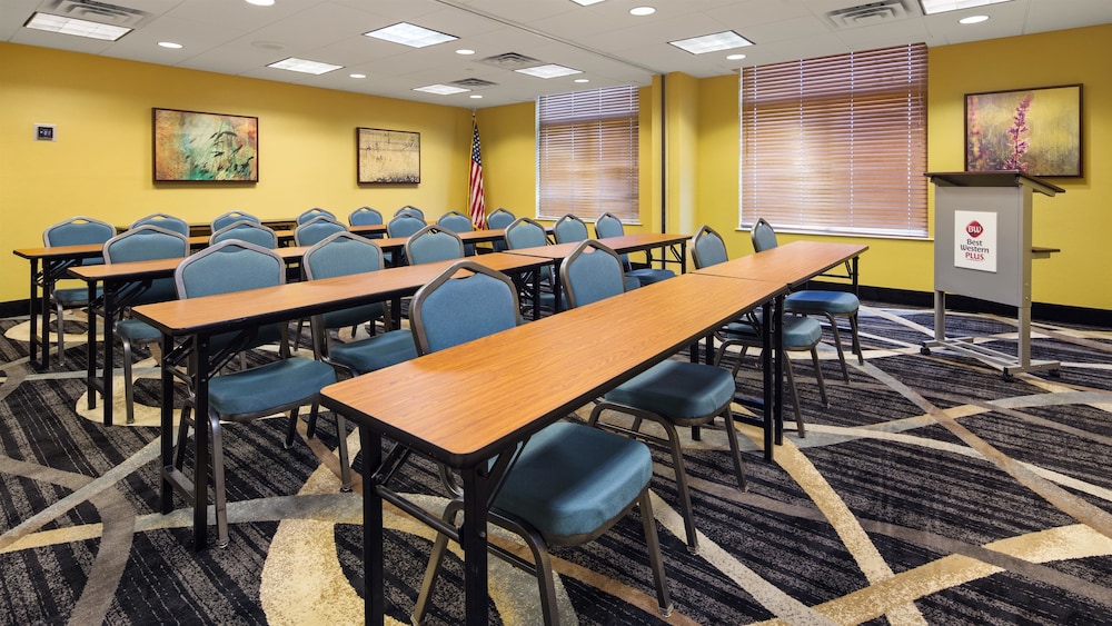 Best Western Plus Birmingham Inn & Suites 34/37