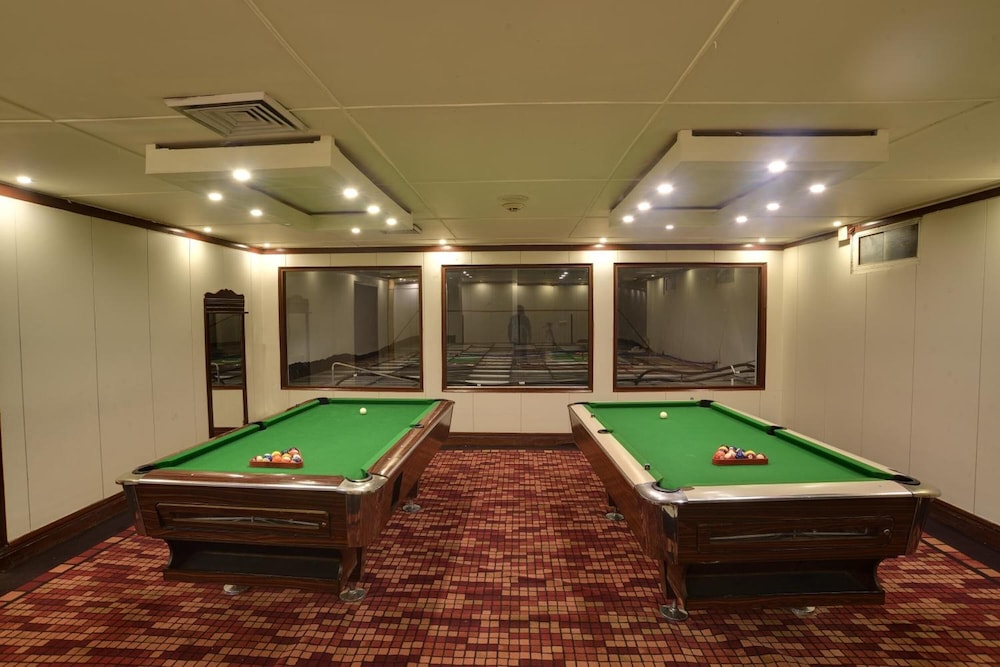 swimming pool spa