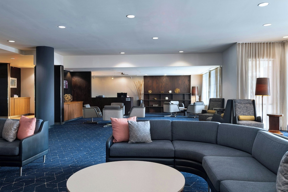 Courtyard Marriott Aksarben Village 30/50