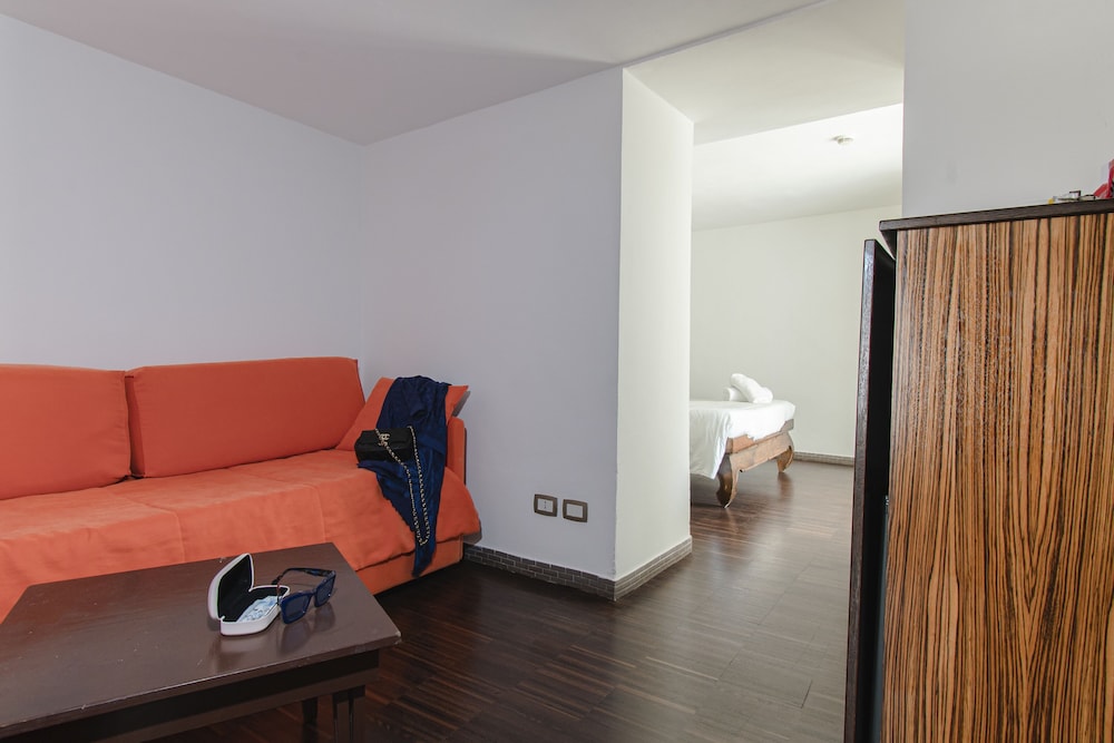 Marina 10 Boutique Design Hotel 24/46