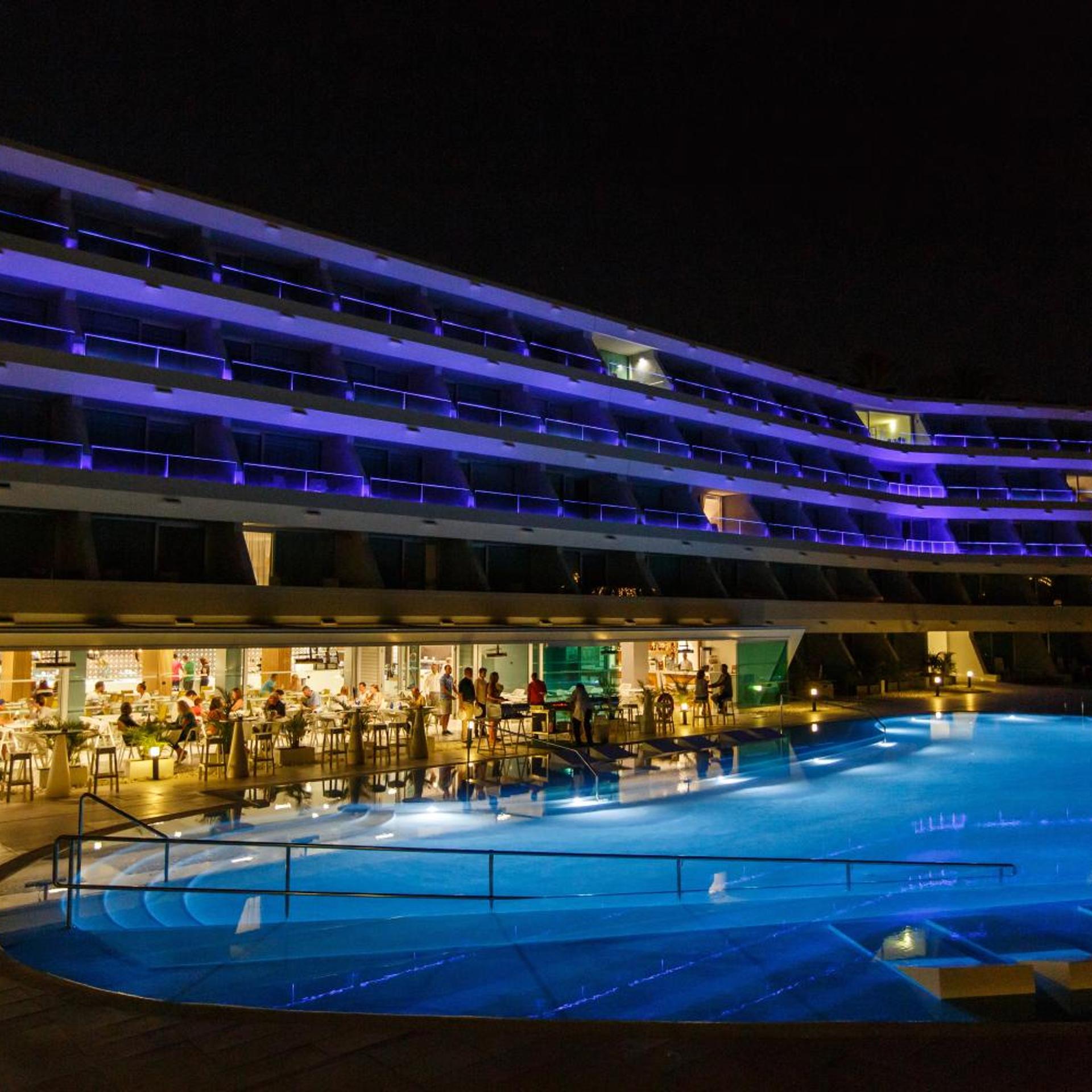 Santa Monica Suites 5/53