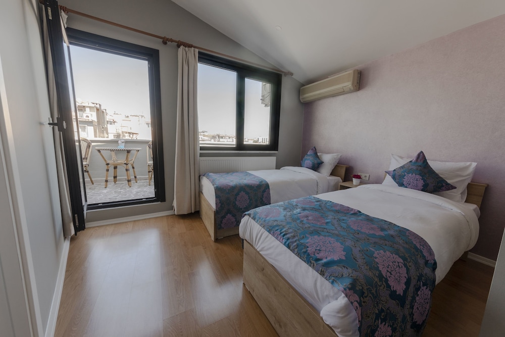 Royal Taksim Suites 9/50