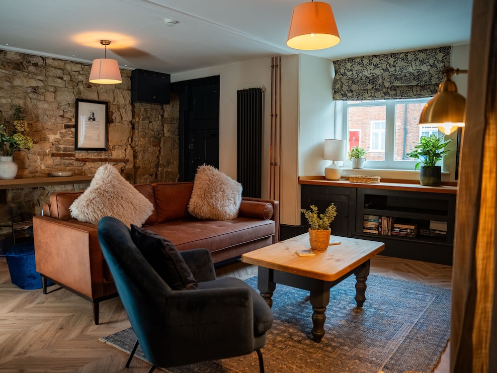 The Duke William Hotel 53/75