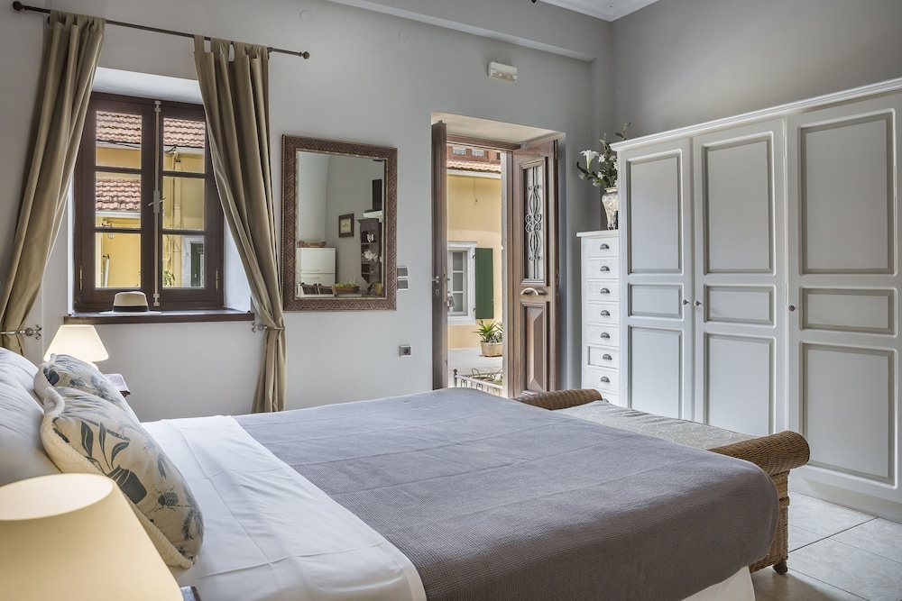 suite, ground floor
