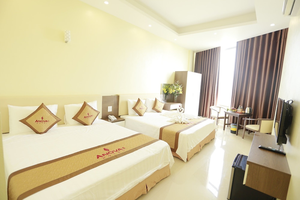 Anova 2 Hotel 8/33