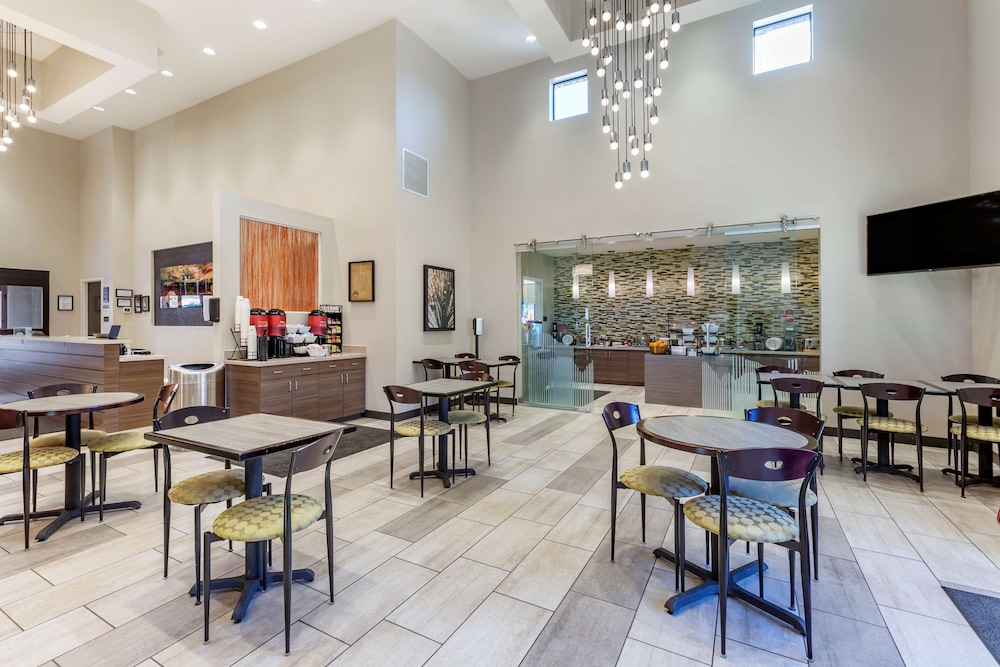 restaurant cafeteria