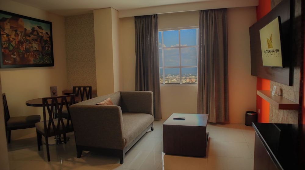 Noormans Hotel Semarang 48/69