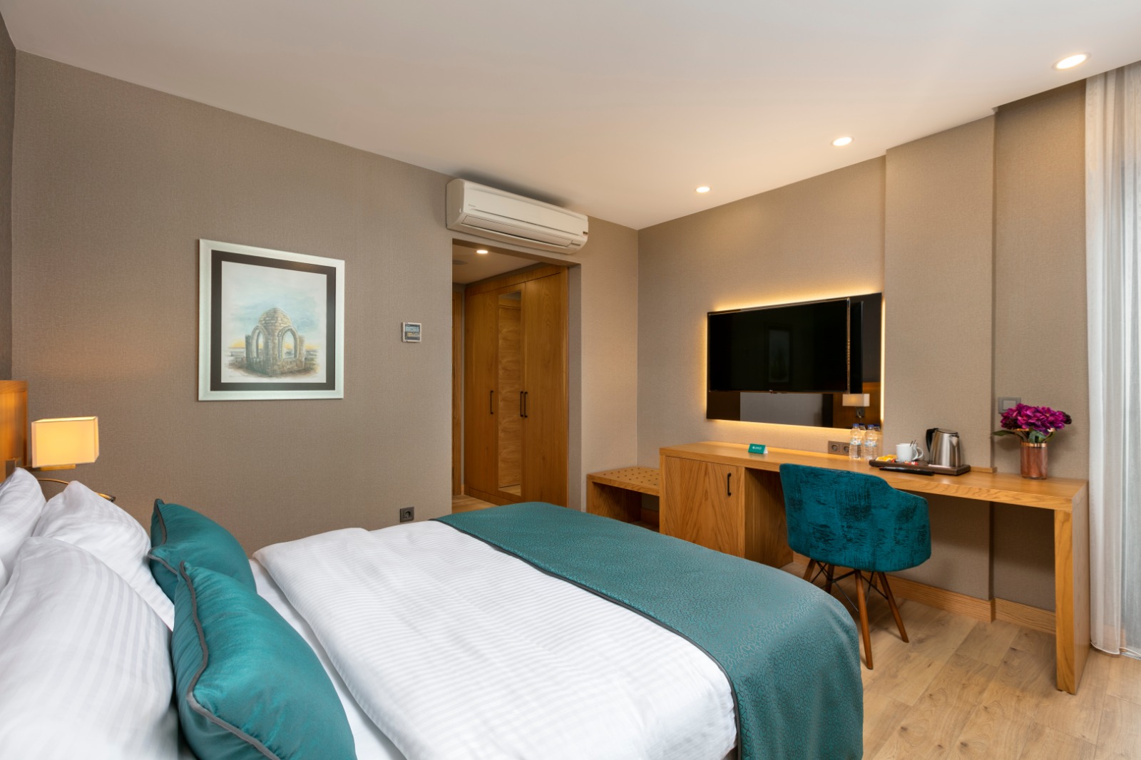 Pukka Boutique Hotel 5/25