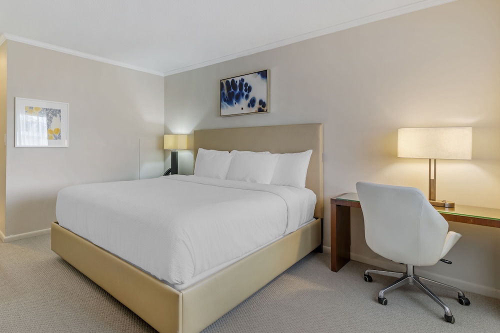 Days Inn By Wyndham Dover 10/24