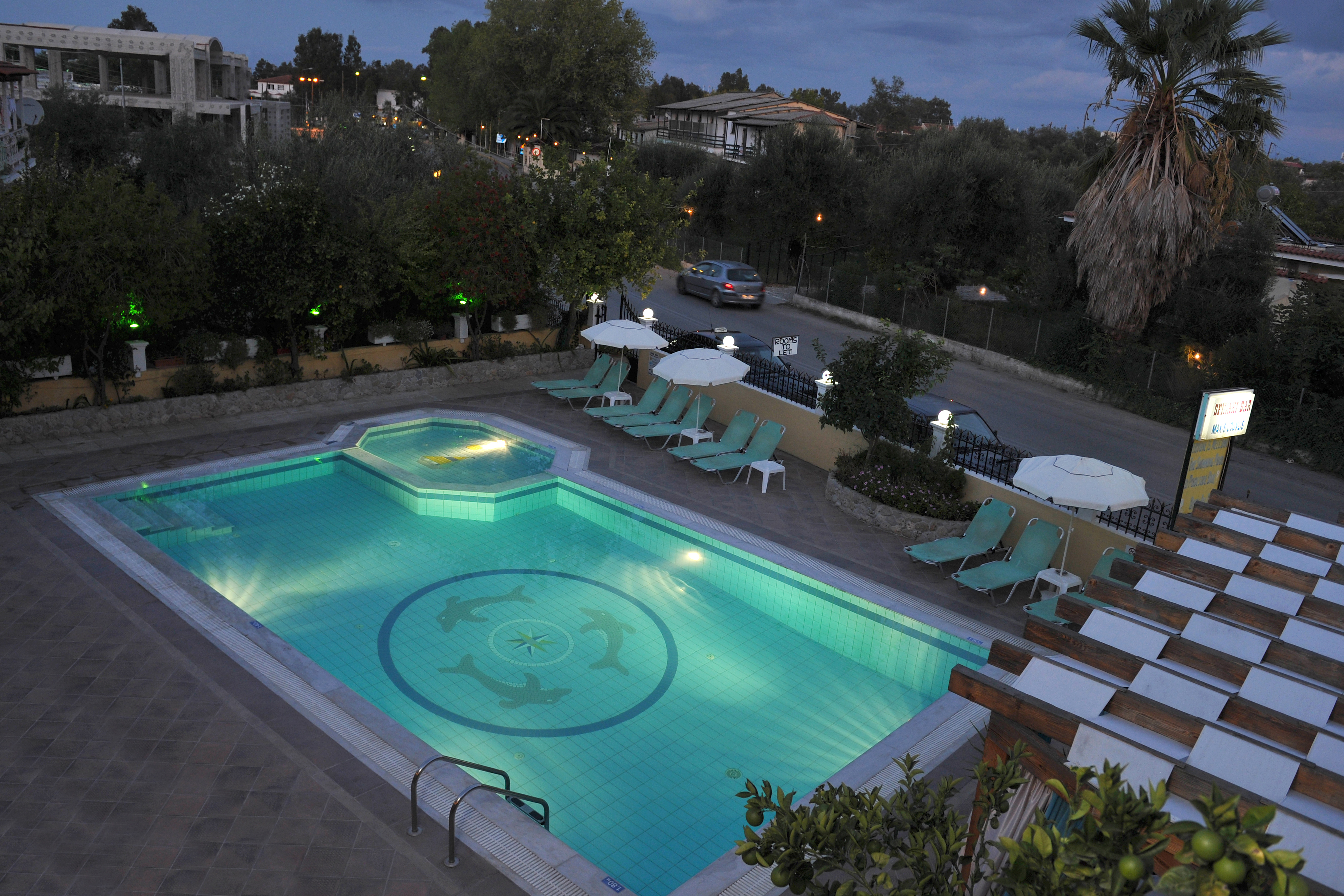 Makis Louvlis Luxury Apartments 37/58