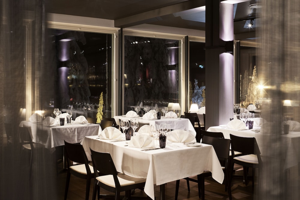 restaurant cafeteria