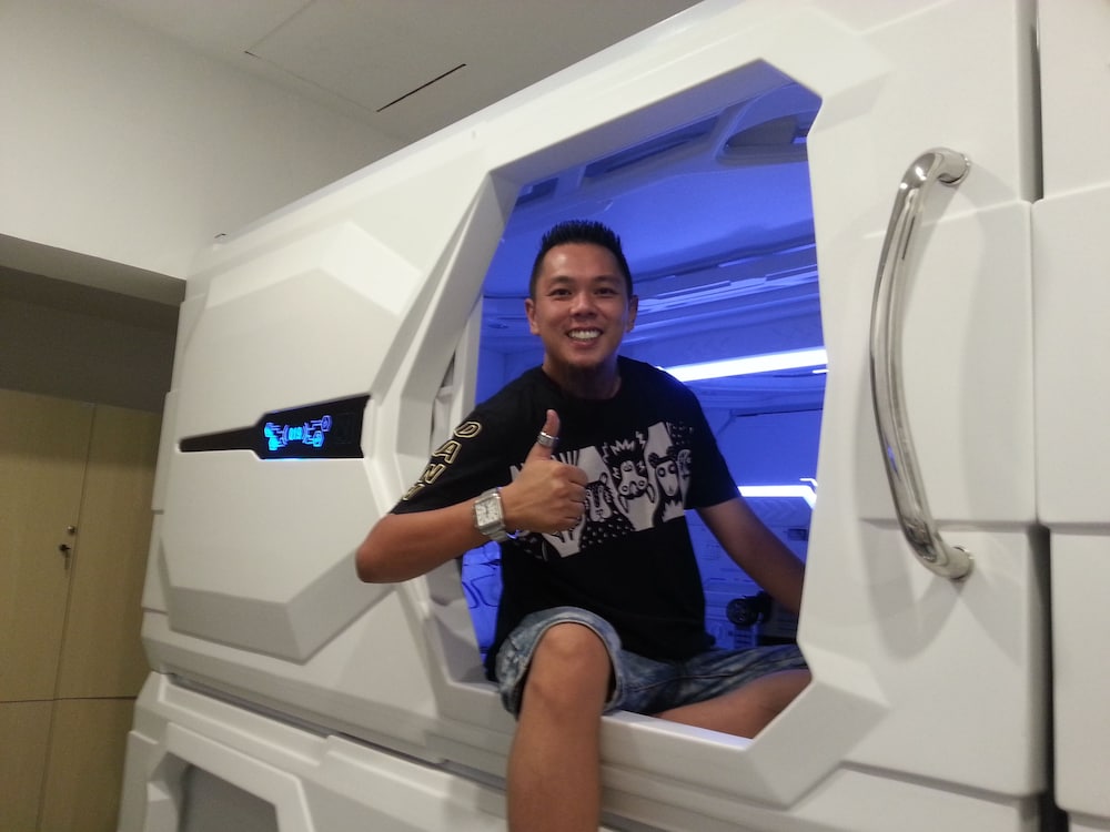 Space Capsule Hotel 2/32