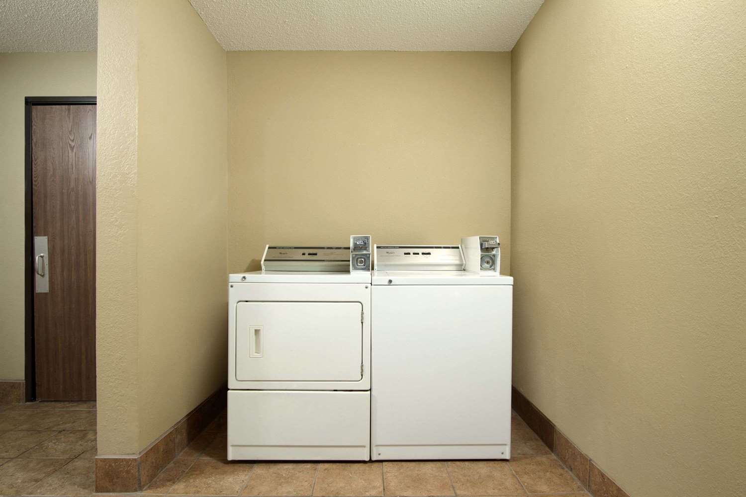 Super 8 by Wyndham Homewood Birmingham Area 1/8