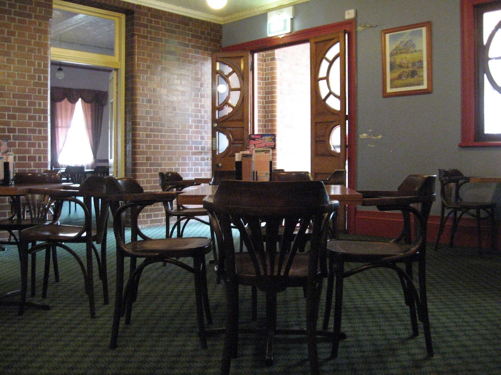 Criterion Hotel Warwick 31/43