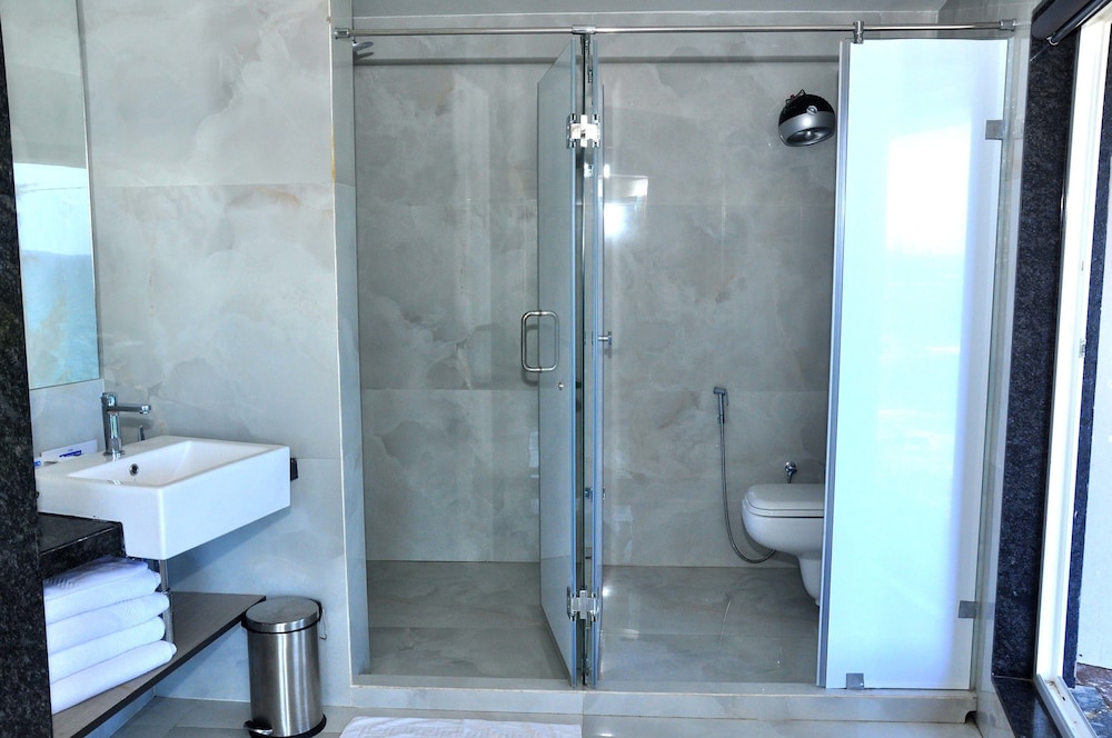 Hotel Sinclairs Bayview Port Blair 50/50